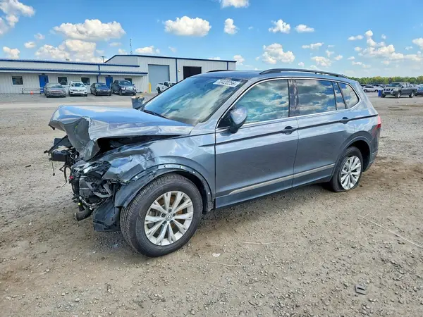 3VV3B7AX7JM155981 2018 VOLKSWAGEN TIGUAN - Image 1