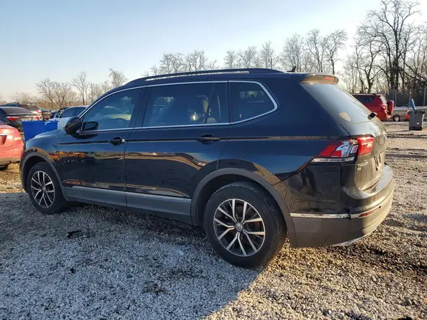 3VV3B7AX7JM199818 2018 VOLKSWAGEN TIGUAN - Image 2