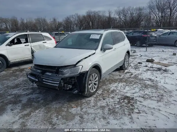 3VV3B7AX7KM040136 2019 VOLKSWAGEN TIGUAN - Image 2