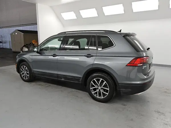 3VV3B7AX7KM102523 2019 VOLKSWAGEN TIGUAN - Image 2