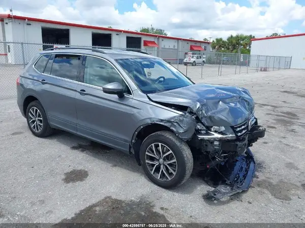 3VV3B7AX7KM161135 2019 VOLKSWAGEN TIGUAN - Image 1