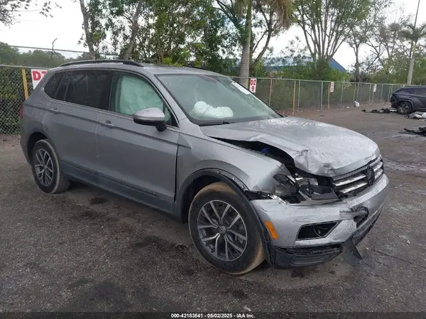 3VV3B7AX7KM194376 2019 VOLKSWAGEN TIGUAN - Image 1