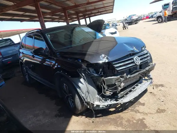 3VV3B7AX7KM199951 2019 VOLKSWAGEN TIGUAN - Image 1