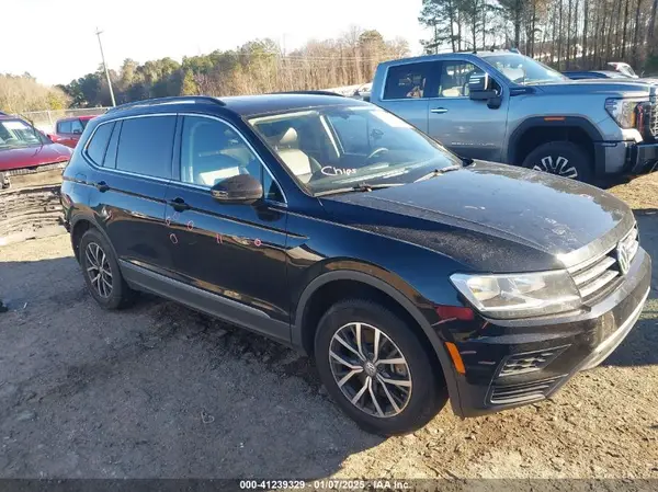 3VV3B7AX7LM015559 2020 VOLKSWAGEN TIGUAN - Image 1