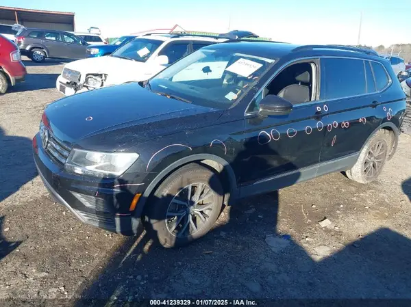 3VV3B7AX7LM015559 2020 VOLKSWAGEN TIGUAN - Image 2
