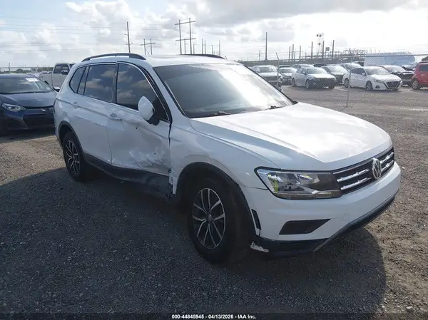 3VV3B7AX7LM019899 2020 VOLKSWAGEN TIGUAN - Image 1