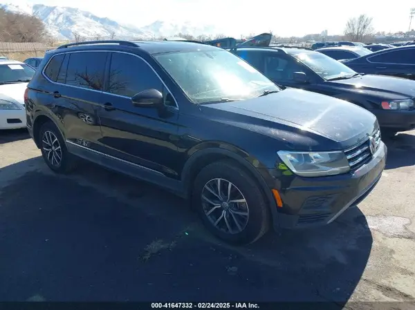 3VV3B7AX7LM067984 2020 VOLKSWAGEN TIGUAN - Image 1