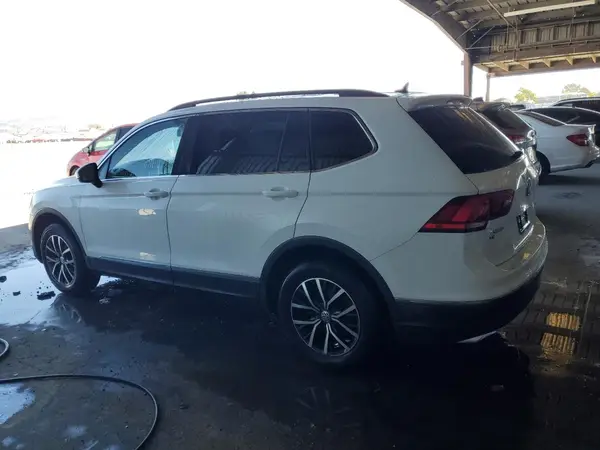 3VV3B7AX7LM131764 2020 VOLKSWAGEN TIGUAN - Image 2