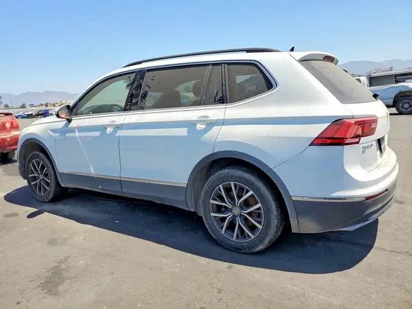 3VV3B7AX7LM133529 2020 VOLKSWAGEN TIGUAN - Image 2