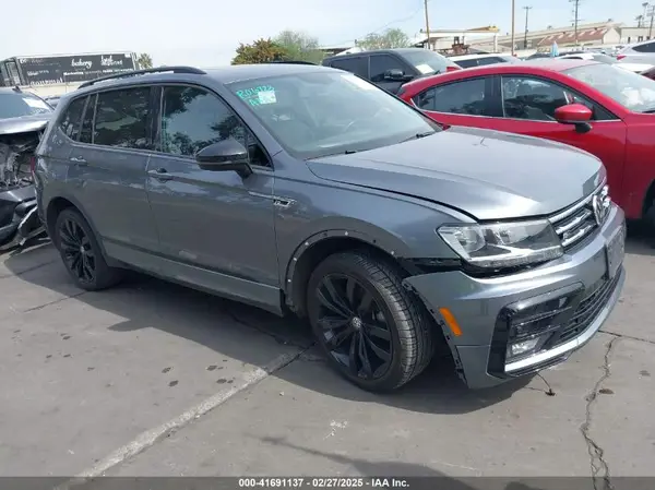 3VV3B7AX7MM037871 2021 VOLKSWAGEN TIGUAN - Image 1