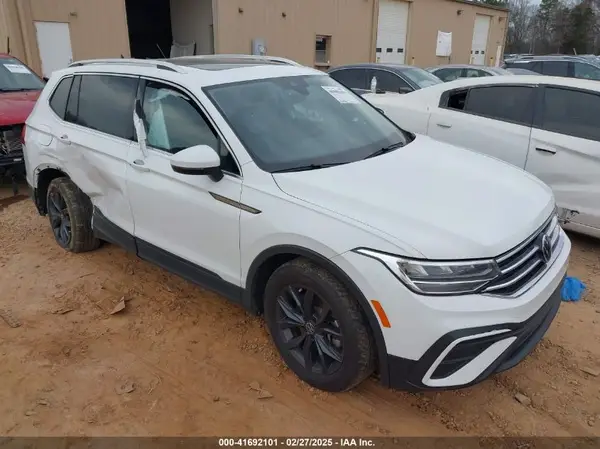 3VV3B7AX7NM035703 2022 VOLKSWAGEN TIGUAN - Image 1
