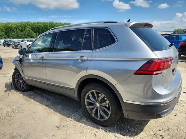 3VV3B7AX7PM111858 2023 VOLKSWAGEN TIGUAN - Image 2