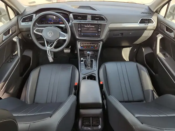 3VV3B7AX7PM111858 2023 VOLKSWAGEN TIGUAN - Image 8