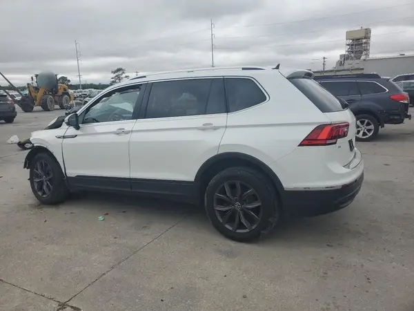 3VV3B7AX7PM117286 2023 VOLKSWAGEN TIGUAN - Image 2