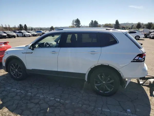 3VV3B7AX7RM093378 2024 VOLKSWAGEN TIGUAN - Image 2