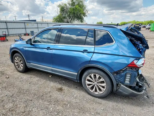 3VV3B7AX8JM000887 2018 VOLKSWAGEN TIGUAN - Image 2