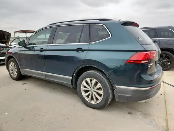 3VV3B7AX8JM007368 2018 VOLKSWAGEN TIGUAN - Image 2