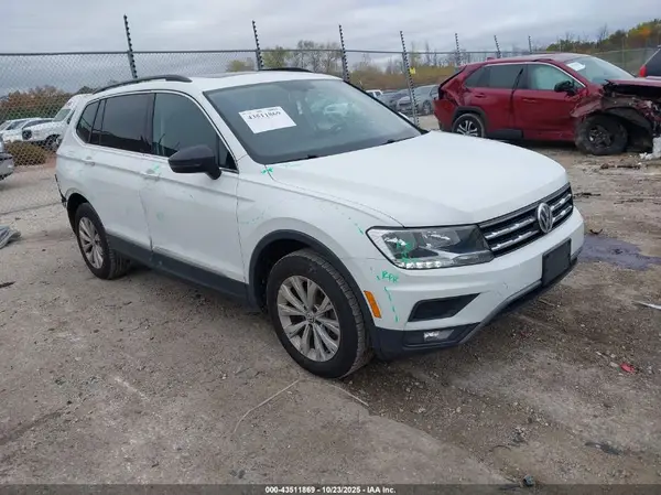 3VV3B7AX8JM012408 2018 VOLKSWAGEN TIGUAN - Image 1
