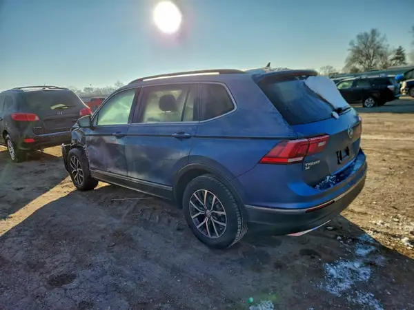 3VV3B7AX8JM018631 2018 VOLKSWAGEN TIGUAN - Image 2