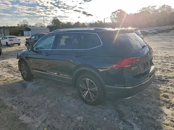 3VV3B7AX8JM020122 2018 VOLKSWAGEN TIGUAN - Image 2