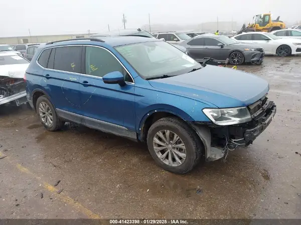 3VV3B7AX8JM027006 2018 VOLKSWAGEN TIGUAN - Image 1
