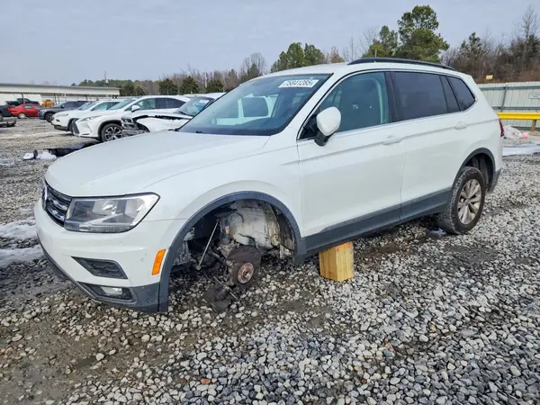 3VV3B7AX8JM034831 2018 VOLKSWAGEN TIGUAN - Image 1