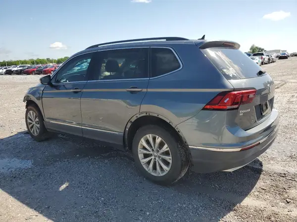 3VV3B7AX8JM040113 2018 VOLKSWAGEN TIGUAN - Image 2