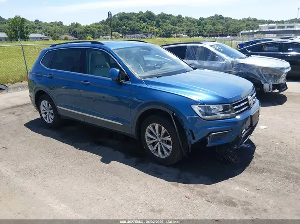 3VV3B7AX8JM047238 2018 VOLKSWAGEN TIGUAN - Image 1