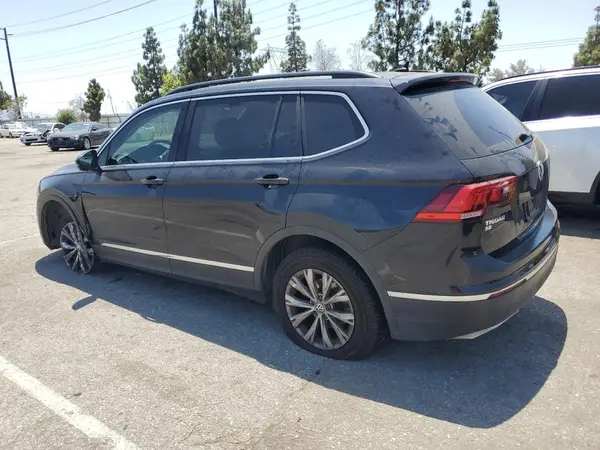 3VV3B7AX8JM053749 2018 VOLKSWAGEN TIGUAN - Image 2
