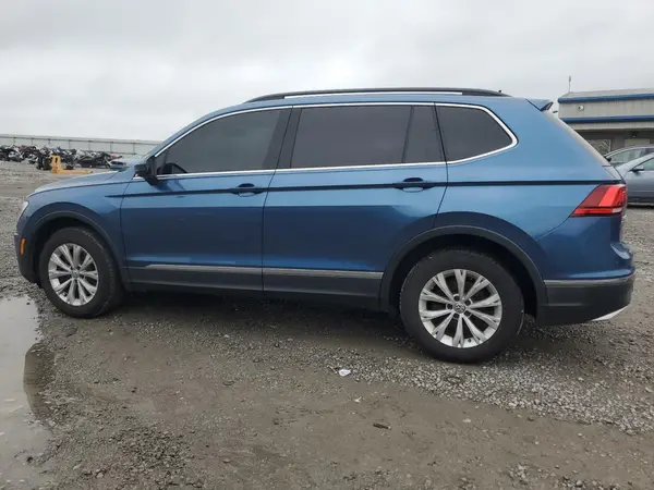 3VV3B7AX8JM067456 2018 VOLKSWAGEN TIGUAN - Image 2