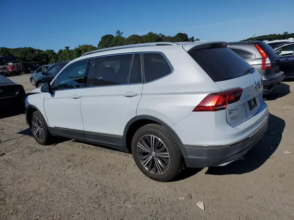 3VV3B7AX8JM073838 2018 VOLKSWAGEN TIGUAN - Image 2