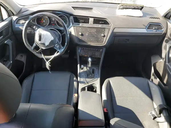 3VV3B7AX8JM073838 2018 VOLKSWAGEN TIGUAN - Image 8