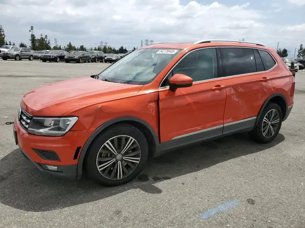3VV3B7AX8JM083219 2018 VOLKSWAGEN TIGUAN - Image 1