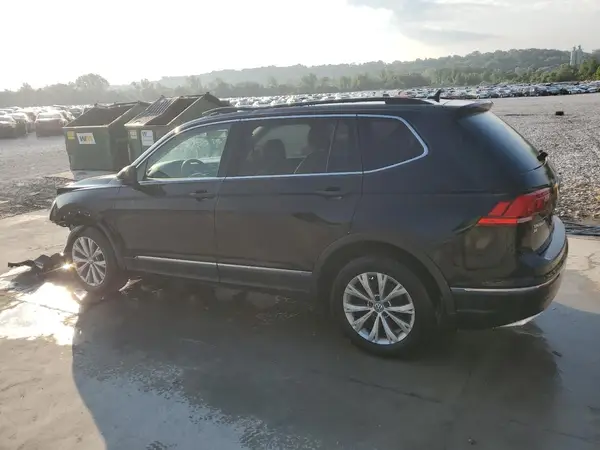 3VV3B7AX8JM084757 2018 VOLKSWAGEN TIGUAN - Image 2