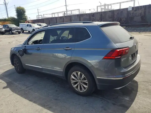 3VV3B7AX8JM087934 2018 VOLKSWAGEN TIGUAN - Image 2
