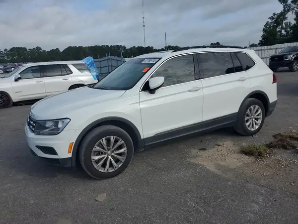 3VV3B7AX8JM102948 2018 VOLKSWAGEN TIGUAN - Image 1