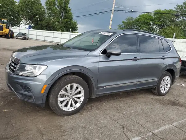 3VV3B7AX8JM103579 2018 VOLKSWAGEN TIGUAN - Image 1