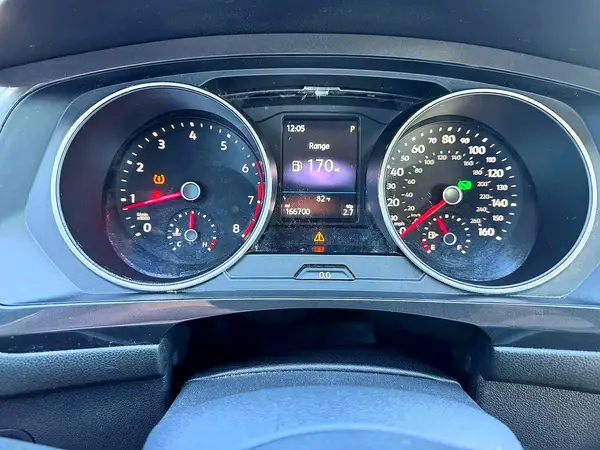 3VV3B7AX8JM109690 2018 VOLKSWAGEN TIGUAN - Image 8