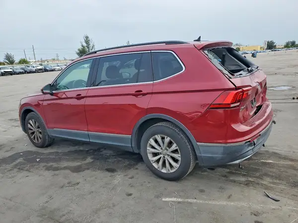 3VV3B7AX8JM124514 2018 VOLKSWAGEN TIGUAN - Image 2