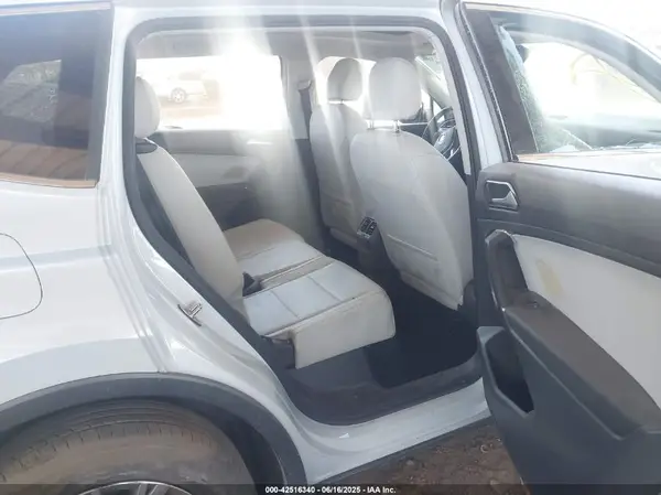 3VV3B7AX8JM132211 2018 VOLKSWAGEN TIGUAN - Image 8