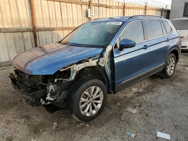 3VV3B7AX8JM133343 2018 VOLKSWAGEN TIGUAN - Image 1