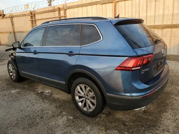 3VV3B7AX8JM133343 2018 VOLKSWAGEN TIGUAN - Image 2