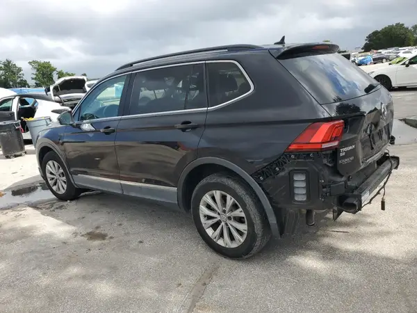 3VV3B7AX8JM134895 2018 VOLKSWAGEN TIGUAN - Image 2