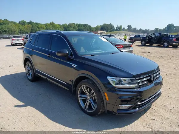 3VV3B7AX8JM139028 2018 VOLKSWAGEN TIGUAN - Image 1