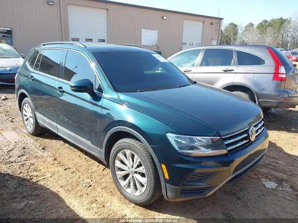 3VV3B7AX8JM144732 2018 VOLKSWAGEN TIGUAN - Image 1