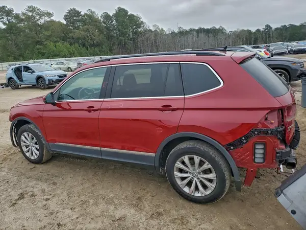 3VV3B7AX8JM172532 2018 VOLKSWAGEN TIGUAN - Image 2
