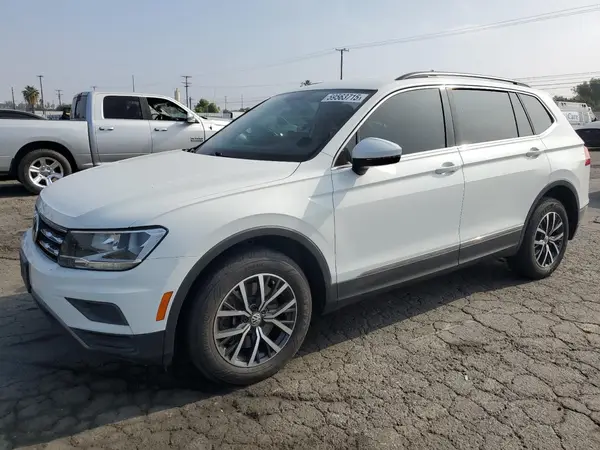 3VV3B7AX8JM208087 2018 VOLKSWAGEN TIGUAN - Image 1
