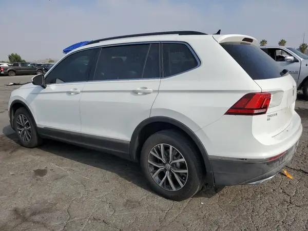 3VV3B7AX8JM208087 2018 VOLKSWAGEN TIGUAN - Image 2
