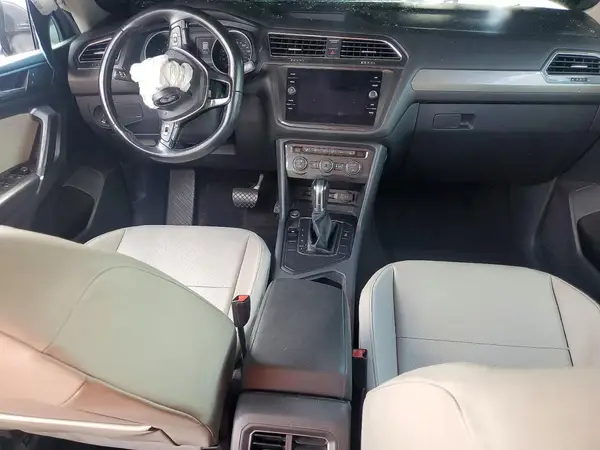 3VV3B7AX8JM213550 2018 VOLKSWAGEN TIGUAN - Image 8