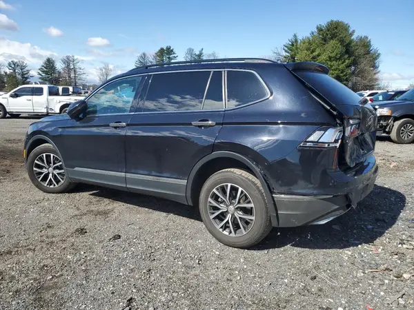 3VV3B7AX8JM214763 2018 VOLKSWAGEN TIGUAN - Image 2